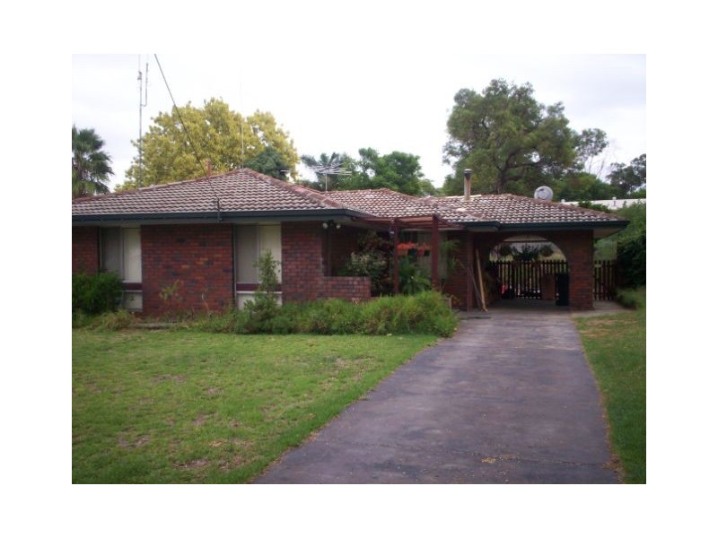 11 Leasham Court, Medina WA 6167