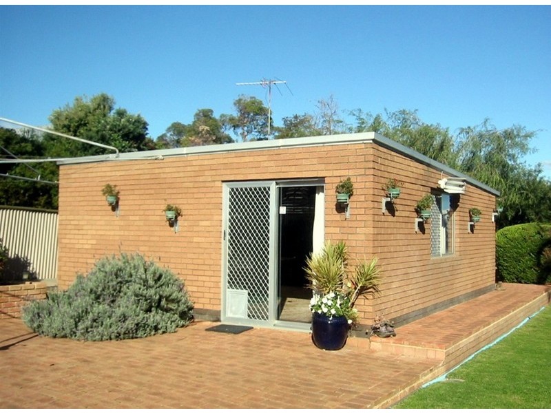 106 East Churchill Avenue, Beeliar WA 6164