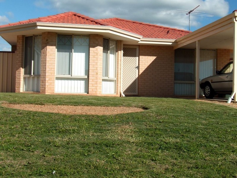 4 Fernie Court, Brookdale WA 6112