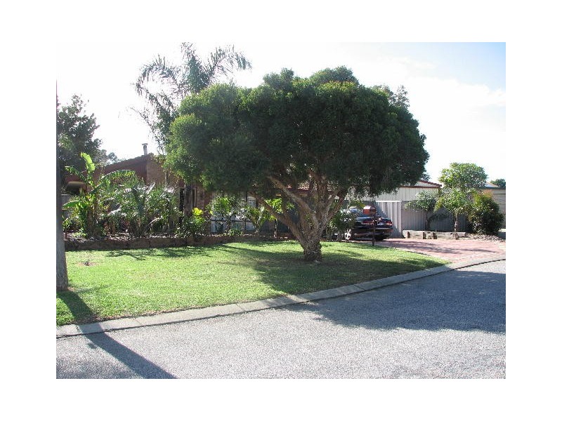 10 Briggs Place, Armadale WA 6112