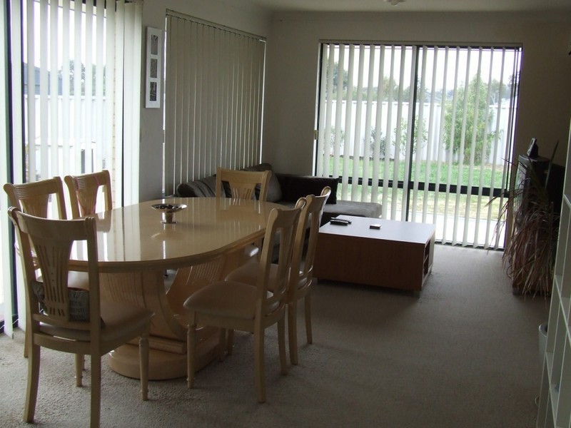 12 Jobson Loop, Brookdale WA 6112