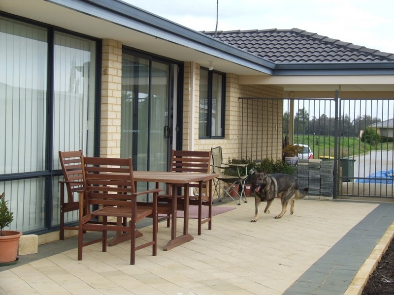 12 Jobson Loop, Brookdale WA 6112