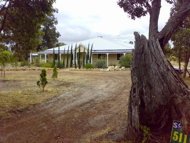 11 WOODSTOCK PLACE, Darling Downs WA 6122