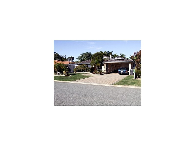 10 Exmouth Place, Thornlie WA 6108