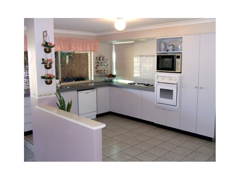 10 Exmouth Place, Thornlie WA 6108