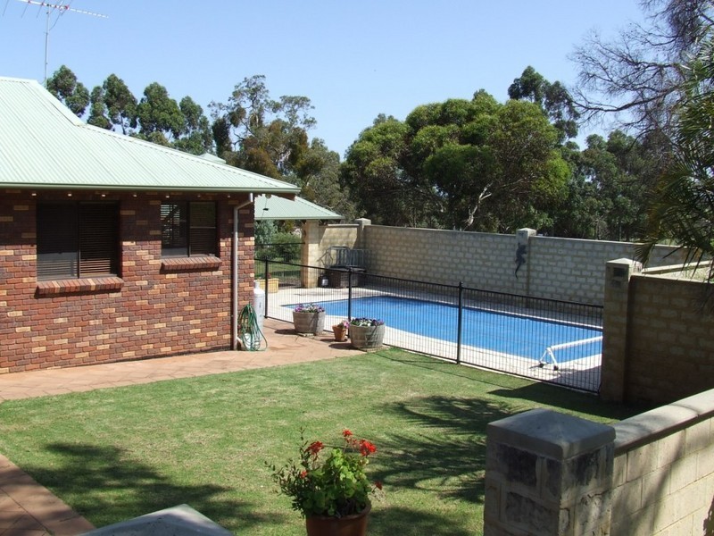 7 Three Kangaroos Way, Byford WA 6122