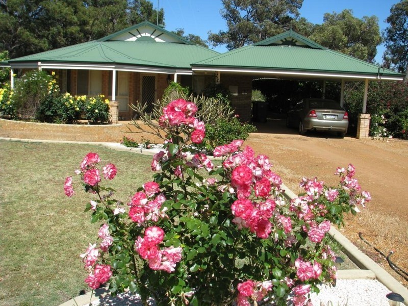 6 Roesner Rd, Harvey WA 6220