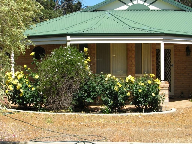 6 Roesner Rd, Harvey WA 6220