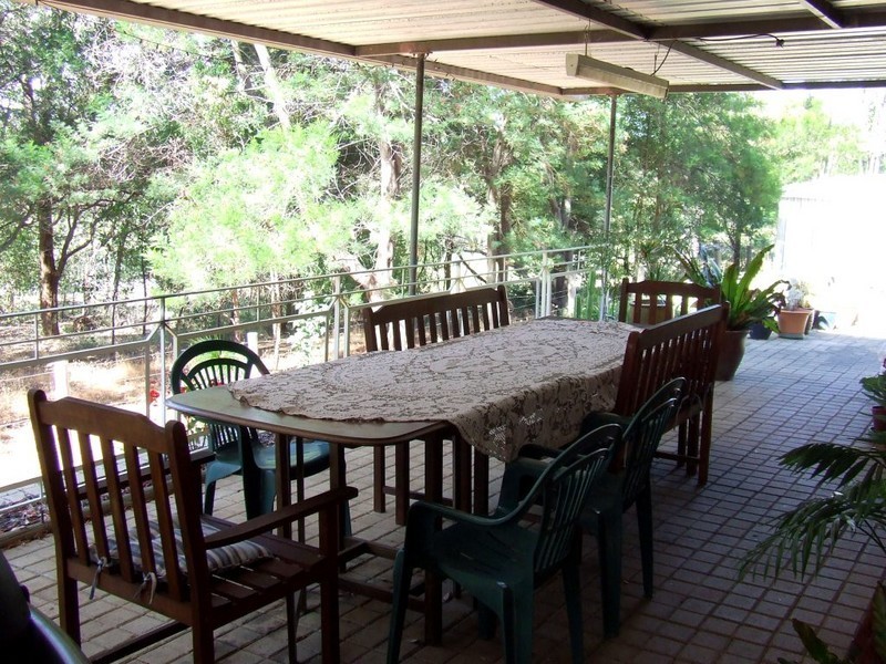 5 Cousens St, Jarrahdale WA 6124