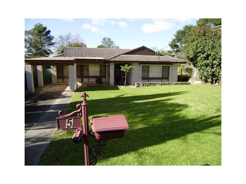 5 Arthur Street, Woodford NSW 2778