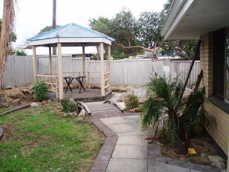 2 Burney Ct, Kardinya WA 6163