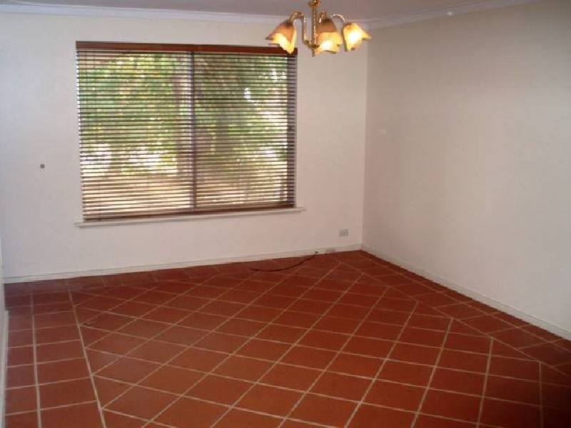 2 Burney Ct, Kardinya WA 6163