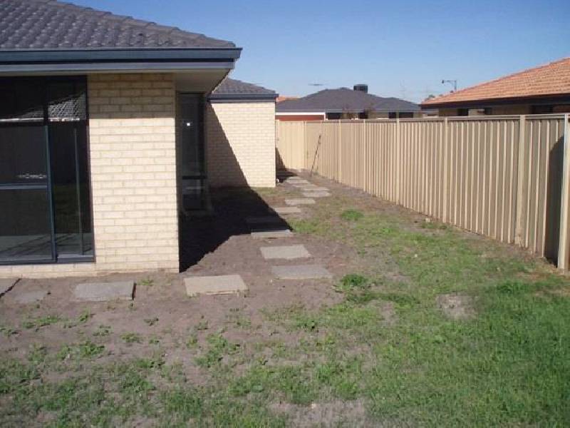 3 Beroona Way, South Lake WA 6164