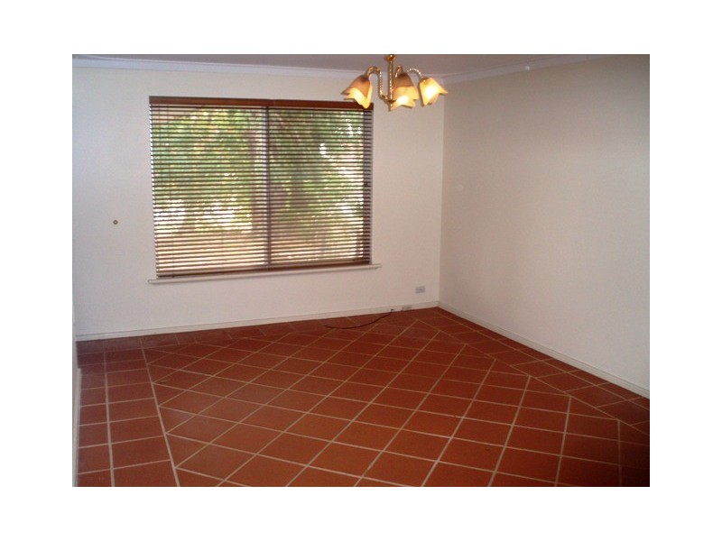 2 Burney Ct, Kardinya WA 6163