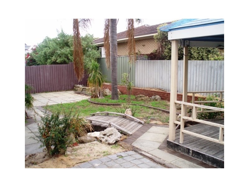 2 Burney Ct, Kardinya WA 6163