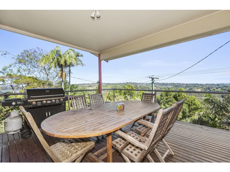 30 Broadwater Esplanade, Bilambil Heights NSW 2486