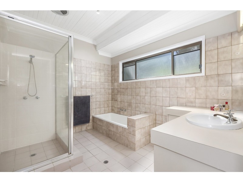 30 Broadwater Esplanade, Bilambil Heights NSW 2486