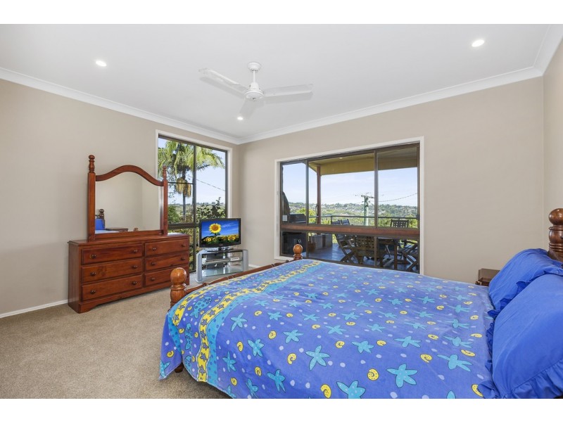 30 Broadwater Esplanade, Bilambil Heights NSW 2486