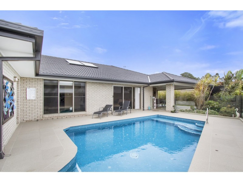 14 Lennox Circuit, Pottsville NSW 2489