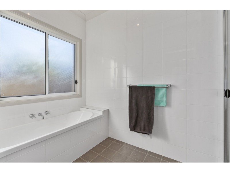 40 Treeline Circuit, Upper Coomera QLD 4209