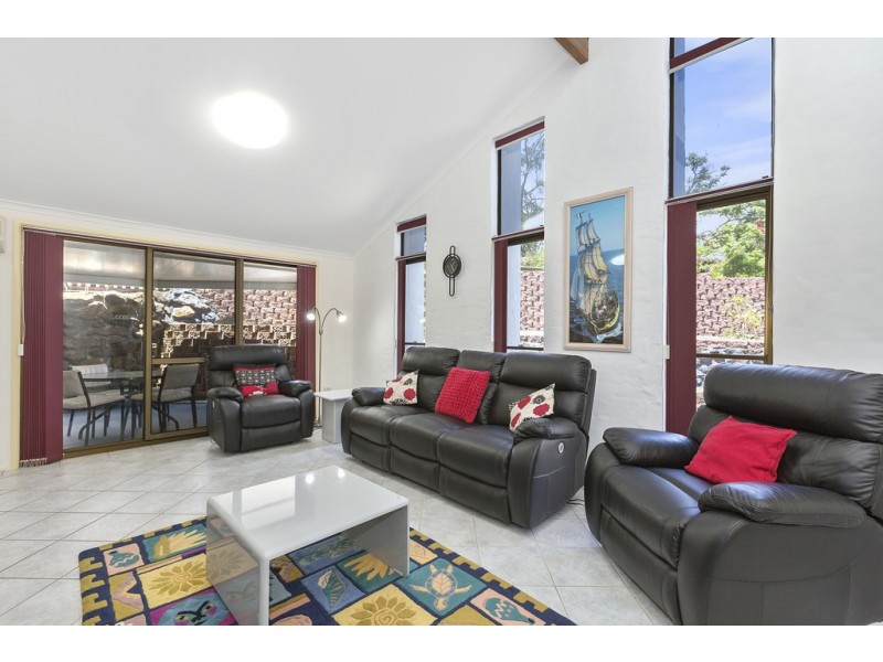 4 Burrawong Court, Banora Point NSW 2486