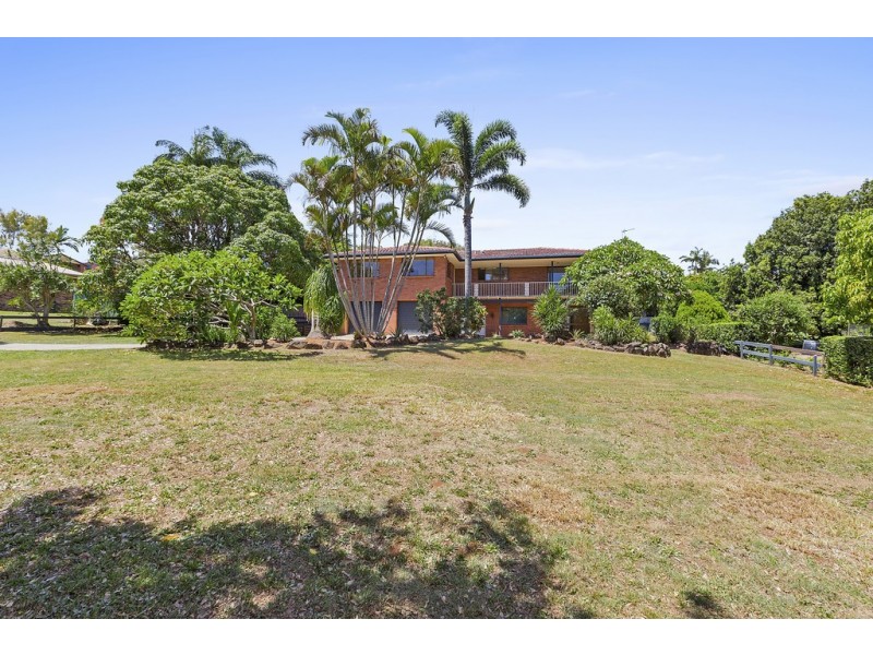 19 Widgee Avenue, Banora Point NSW 2486