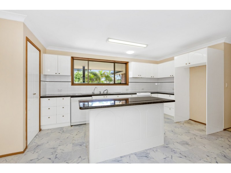 19 Widgee Avenue, Banora Point NSW 2486