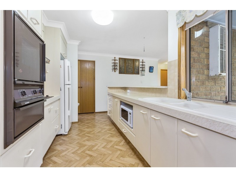 31 Amaroo Drive, Banora Point NSW 2486