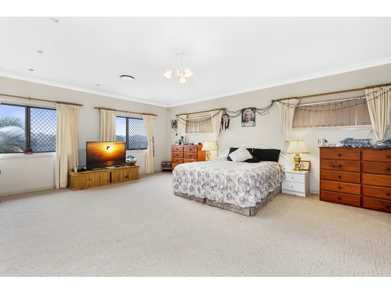 7 Avondale Drive, Banora Point NSW 2486