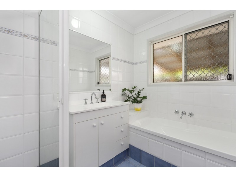 32 Merion Court, Banora Point NSW 2486