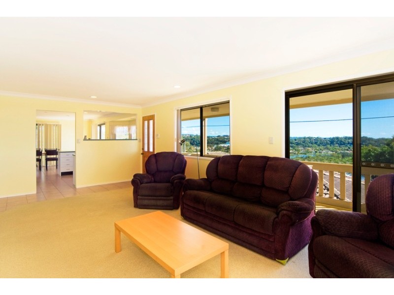 11 Hillcrest Ave, Tweed Heads South NSW 2486