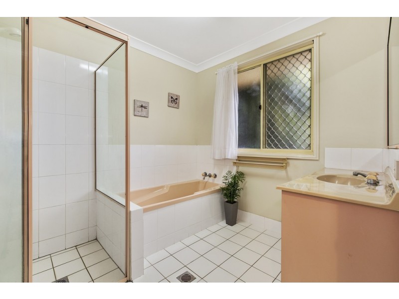 10 Manuka Drive, Banora Point NSW 2486