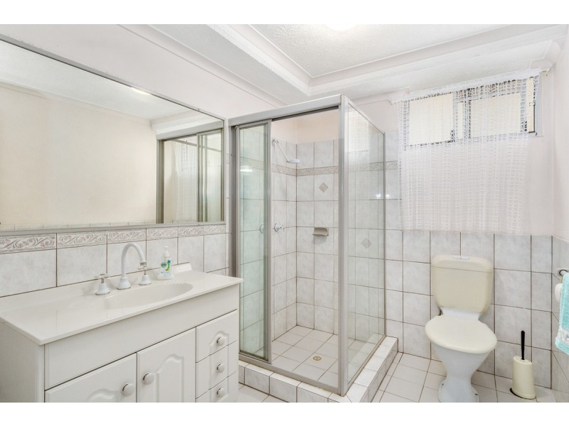 1/104 Pacific Parade, Bilinga QLD 4225