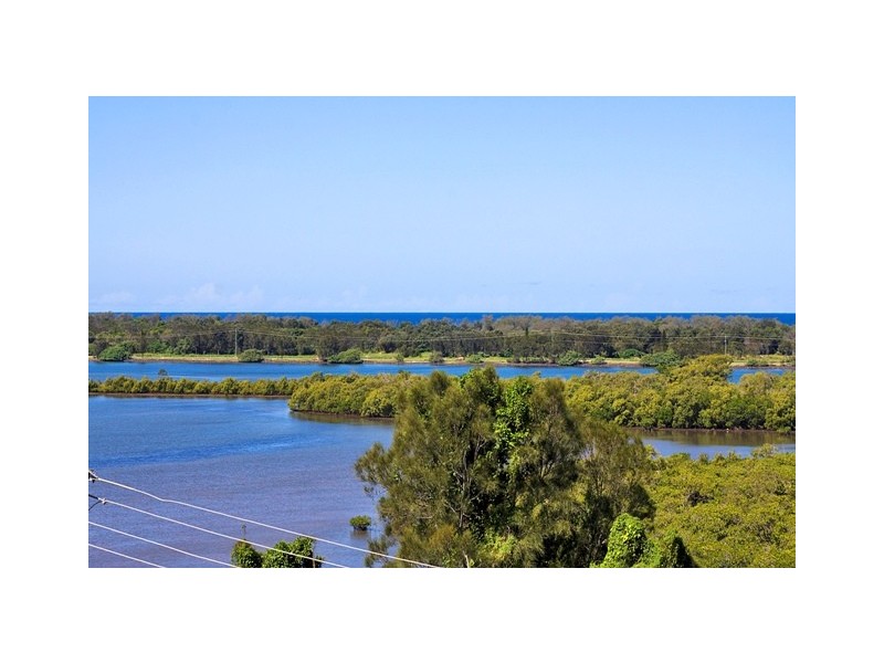 5 Fairway Drive, Banora Point NSW 2486