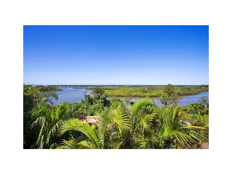 5 Fairway Drive, Banora Point NSW 2486
