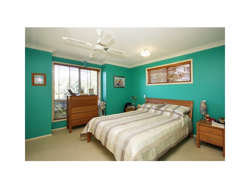 8 Shamrock Ave, Banora Point NSW 2486
