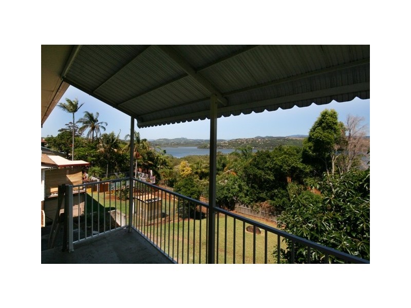 64 Hillcrest Ave, Tweed Heads South NSW 2486