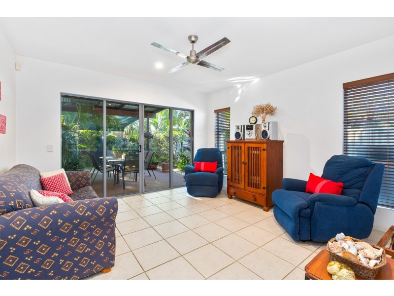 2 / 135 Laguna Avenue, Palm Beach QLD 4221