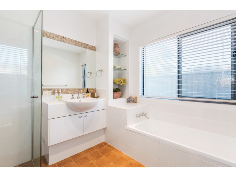 2 / 135 Laguna Avenue, Palm Beach QLD 4221