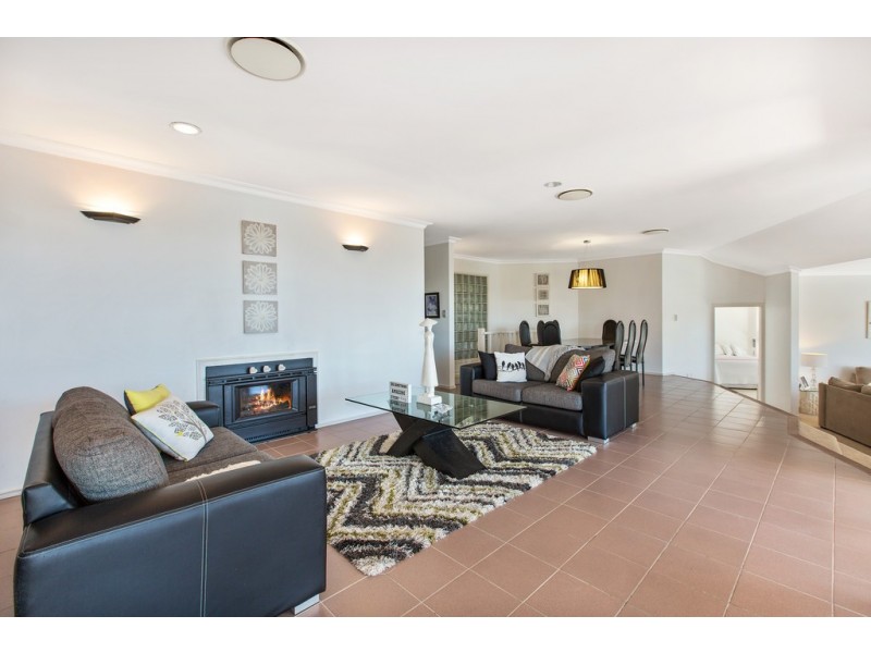 14 Sequoia Court, Banora Point NSW 2486