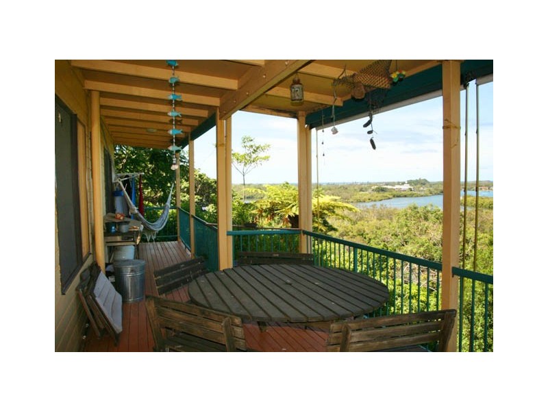 12 Allamanda Ave, Banora Point NSW 2486