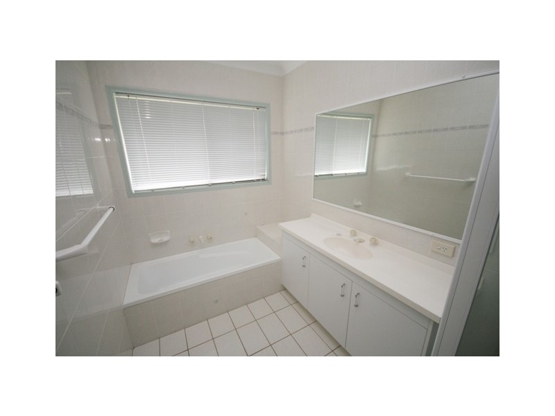 23 Oakland Parade, Banora Point NSW 2486