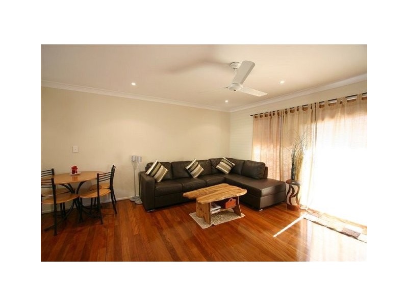 4 / 70 McLean St, Coolangatta QLD 4225