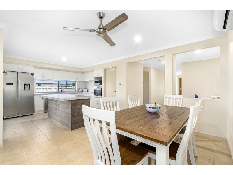 26 Seabreeze Boulevard, Pottsville NSW 2489