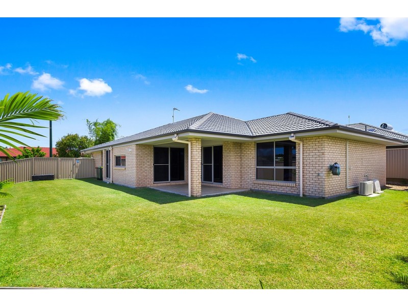 26 Seabreeze Boulevard, Pottsville NSW 2489