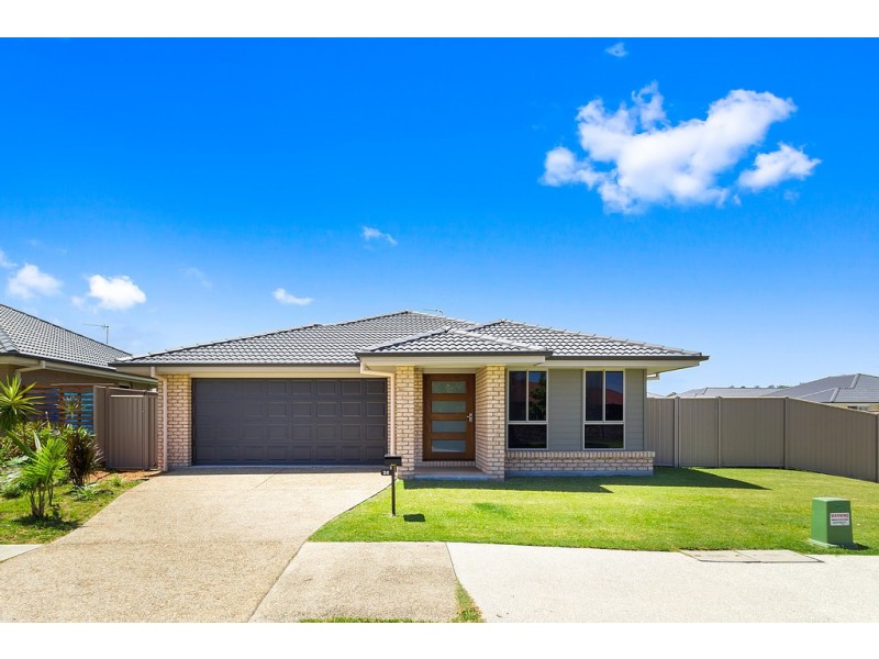 26 Seabreeze Boulevard, Pottsville NSW 2489
