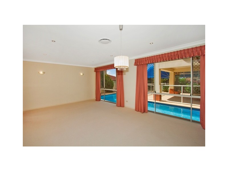10a Peter St, Banora Point NSW 2486