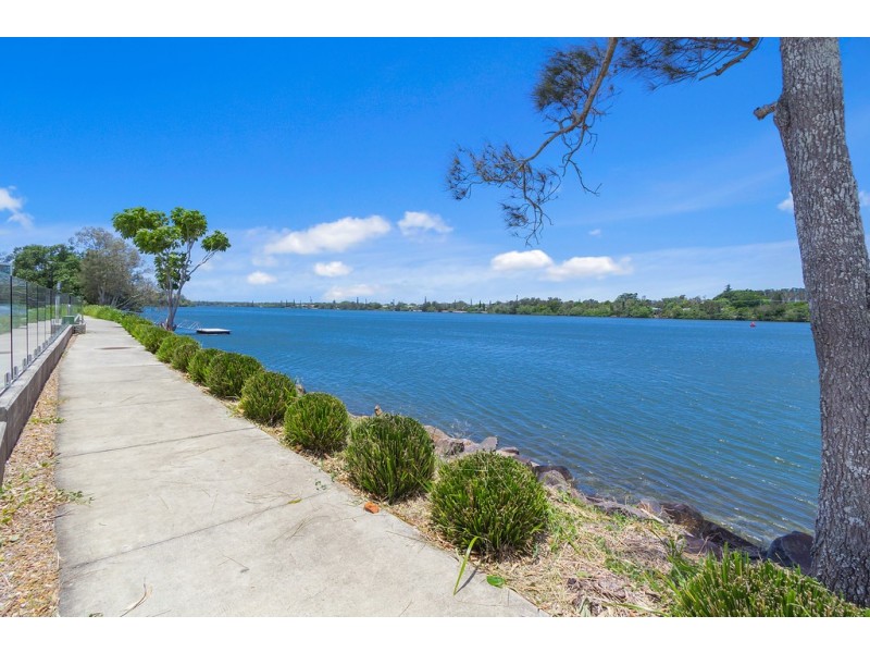 94 / 2 Barneys Point Road, Banora Point NSW 2486