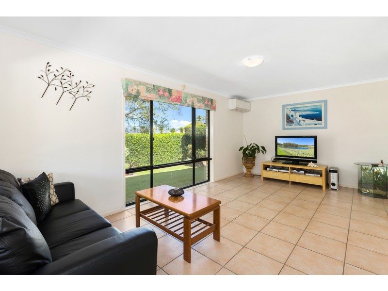 42 Riversdale Boulevard, Banora Point NSW 2486