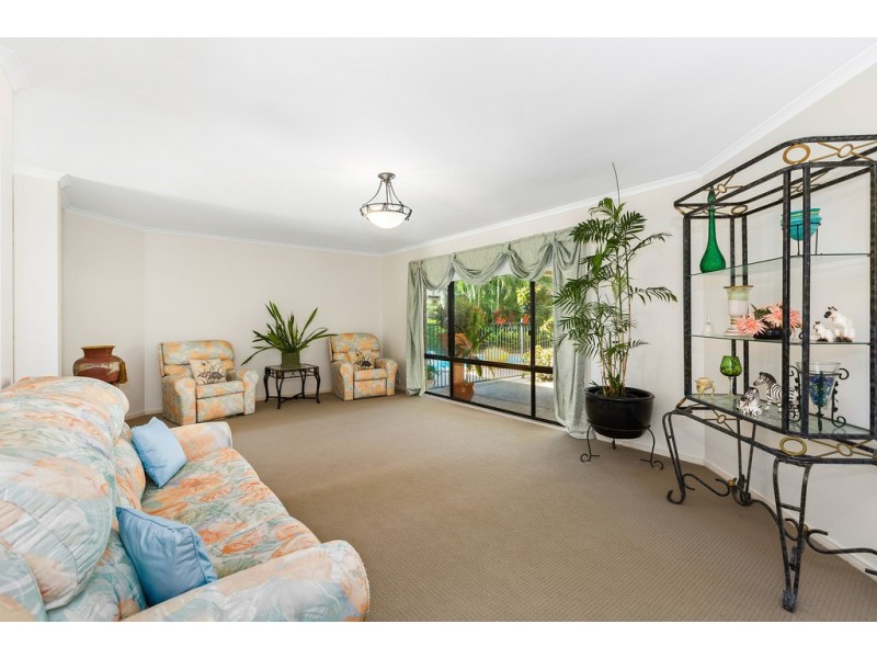 42 Riversdale Boulevard, Banora Point NSW 2486